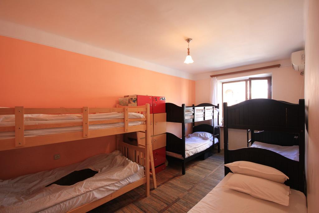 Center Hostel&Tours Jerevan Buitenkant foto
