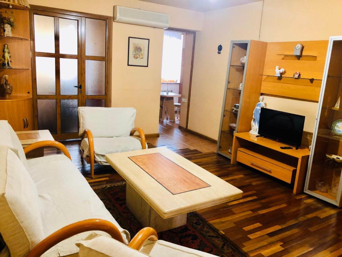 Center Hostel&Tours Jerevan Buitenkant foto